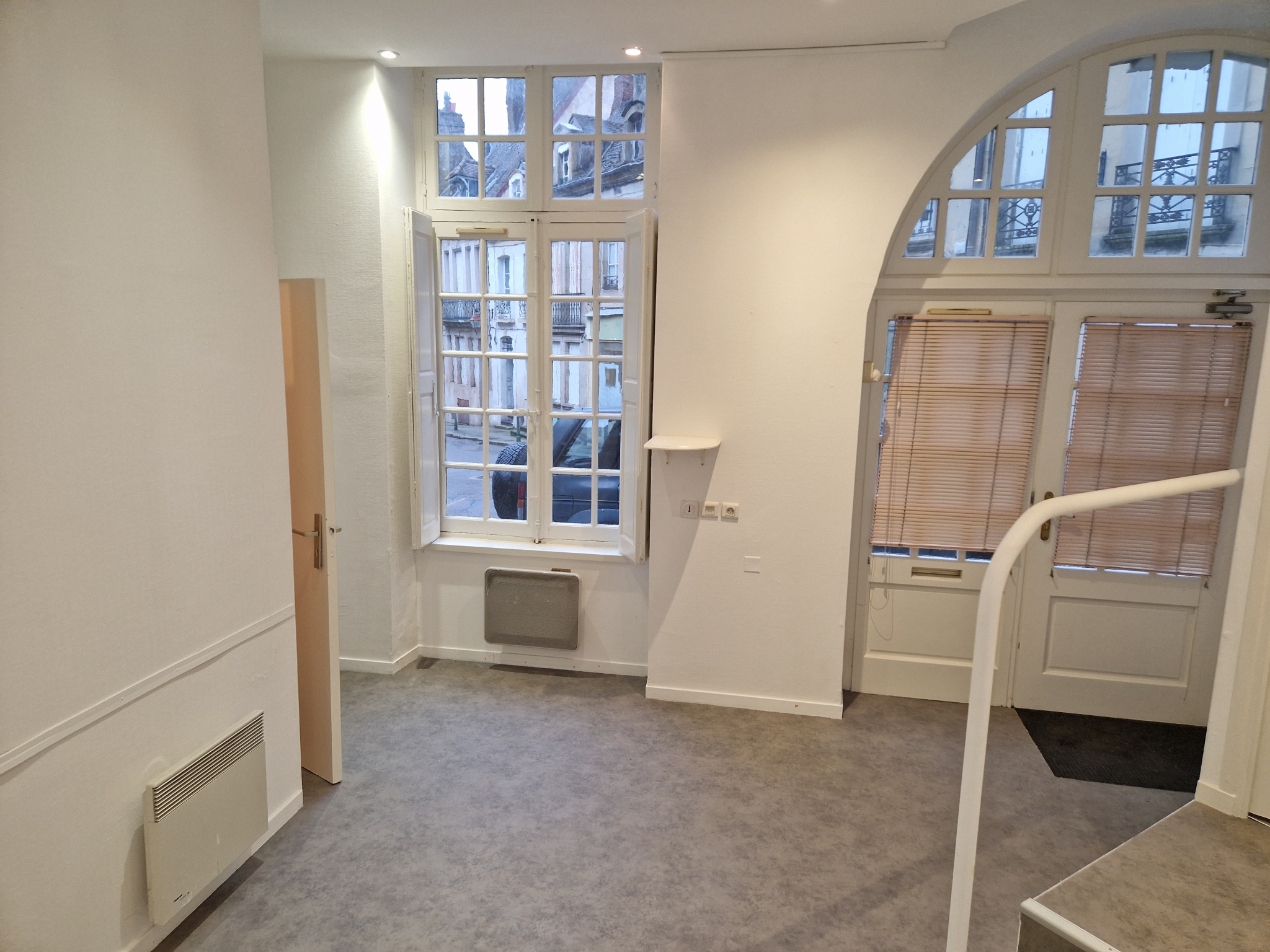 Agence immobilière de  REGIE D'IMMEUBLES BEAUFARON