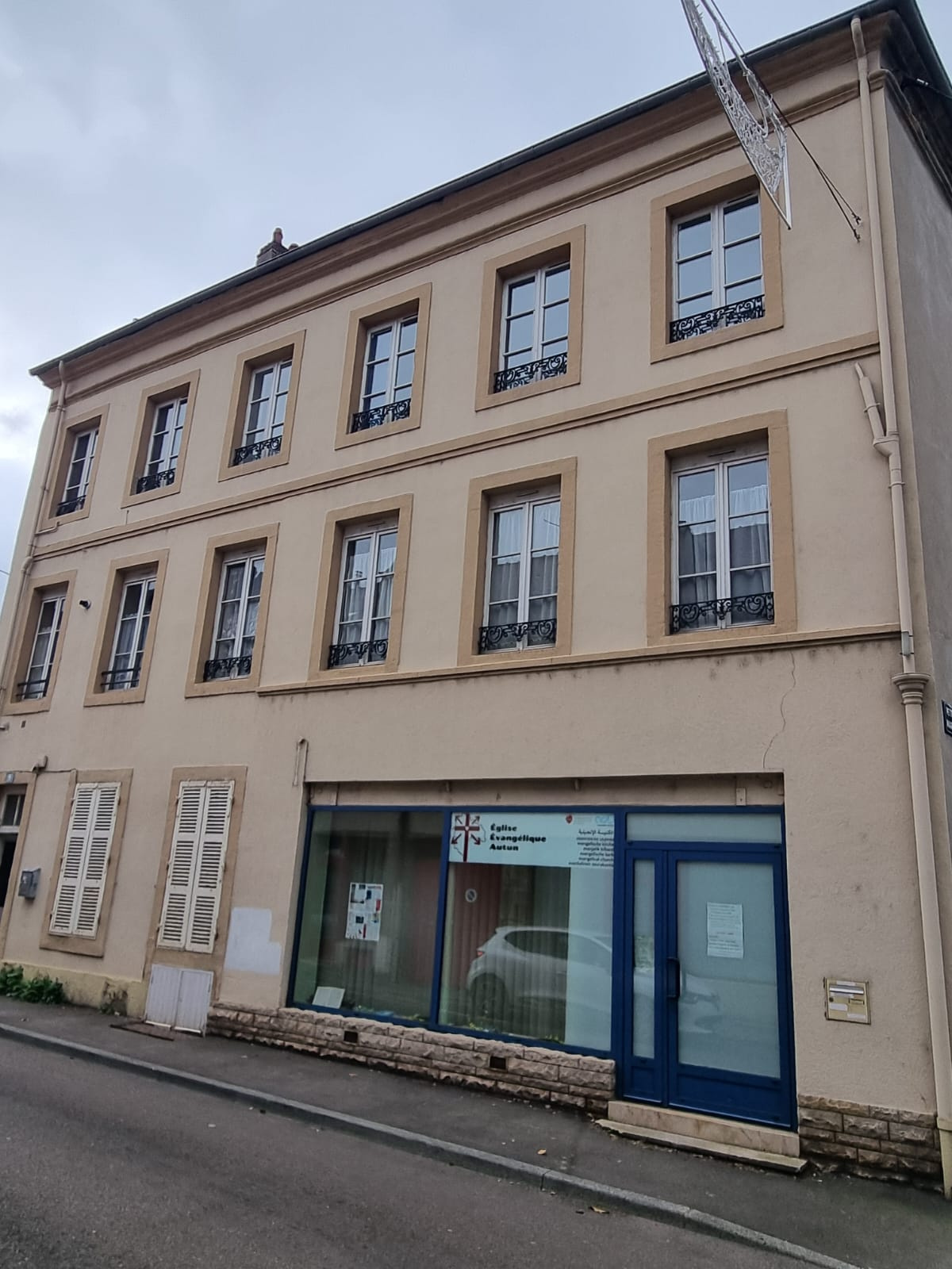 AUTUN - 145.000 euros